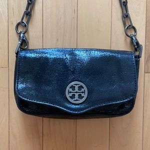 TORY BURCH BLACK PATENT CRACKLED LEATHER ROBINSON CLASSIC MINI CROSSBODY BAG